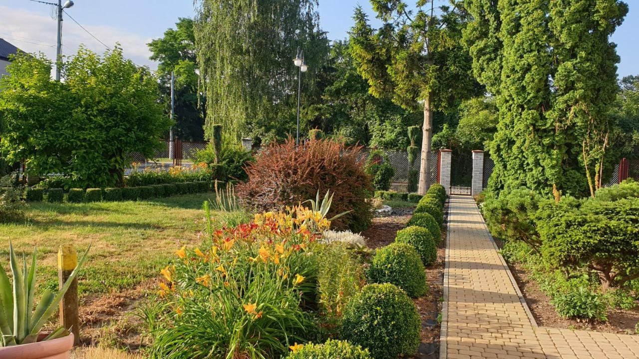 Agroturystyka U Joli Pacanow Exterior photo